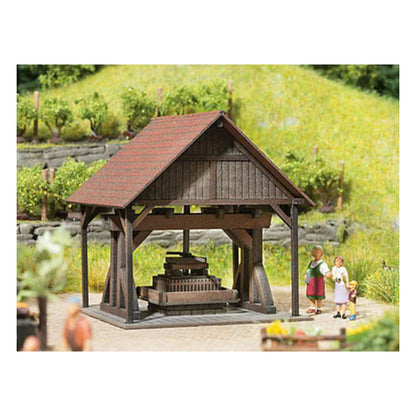 Noch 14670 N Scale Wine Press -- Kit - 1-5/16 x 1-5/16 x 1-5/16" 3.3 x 3.3 x 3.4cm
