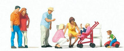 Preiser 10695 HO Scale Family Day Out pkg(7)