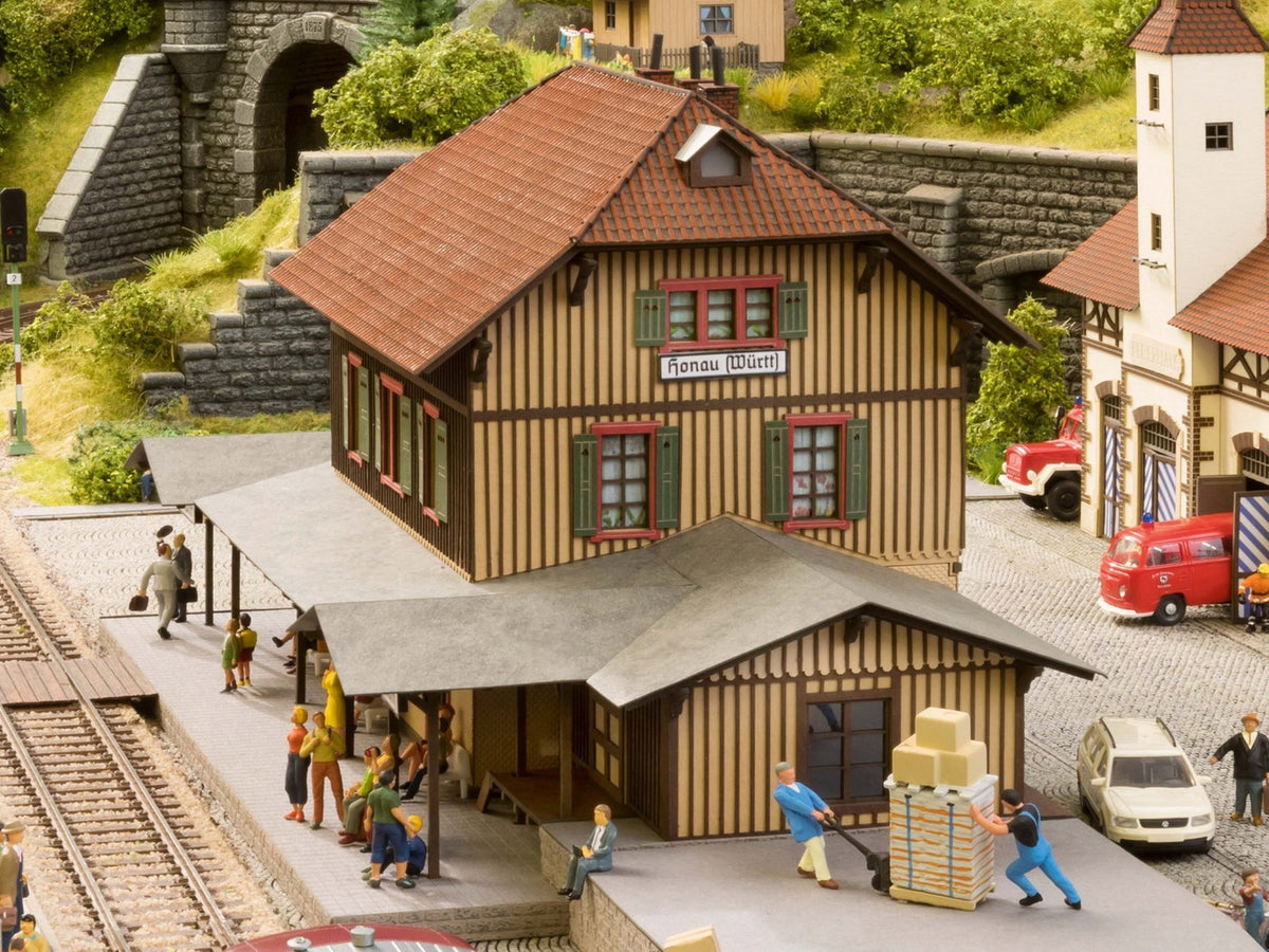 Noch 66007 HO Scale Honau Station & Loading Ramp Kit