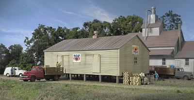 Walthers Cornerstone 3230 N Co-Operative Storage Shed on Pilings