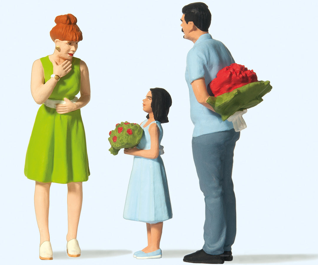 Preiser 44934 G Scale Surprise with Flowers 3-Figure Set