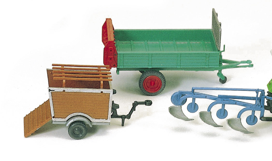 Preiser 17918 HO Scale Manure Spreader, Trailer & Plow