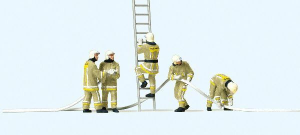 Preiser 10771 HO Scale Modern Firemen Working with Accessories Beige