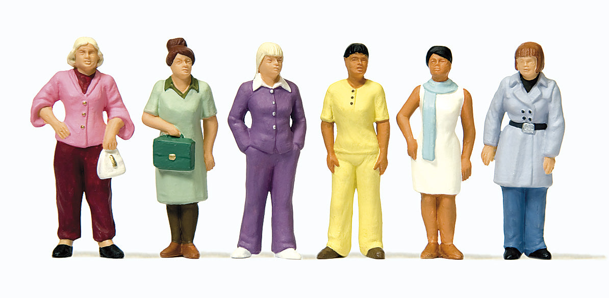 Preiser 68215 1/50 Scale Standing Women Figure Set