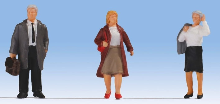 Noch 17850 O Scale Travelers Figure Set, 3-Pack