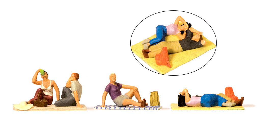 Preiser 10618 HO Scale Pedestrians Taking a Rest Figures