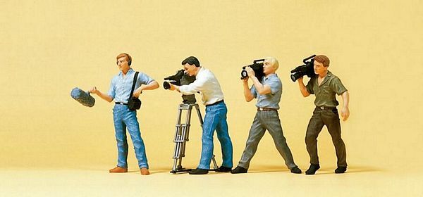 Preiser 10421 HO Scale People Working Film Crew pkg(4)