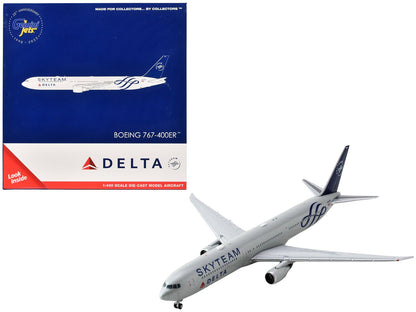 Boeing 767-400ER Commercial Aircraft "Delta Air Lines Skyteam" (N844MH) Gray Metallic with Blue Tail 1/400 Diecast Model Airplane by GeminiJets  free shipping USA
