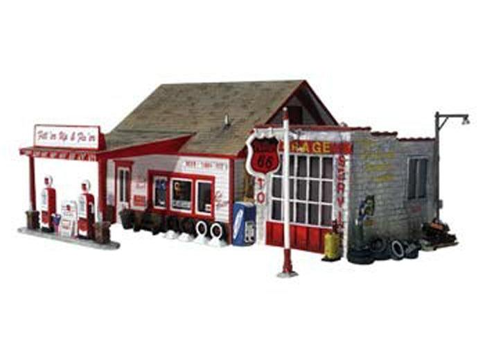 Woodland Scenics BR4922 N Fill'er Up & Fix'er Structure  Built-&-Ready