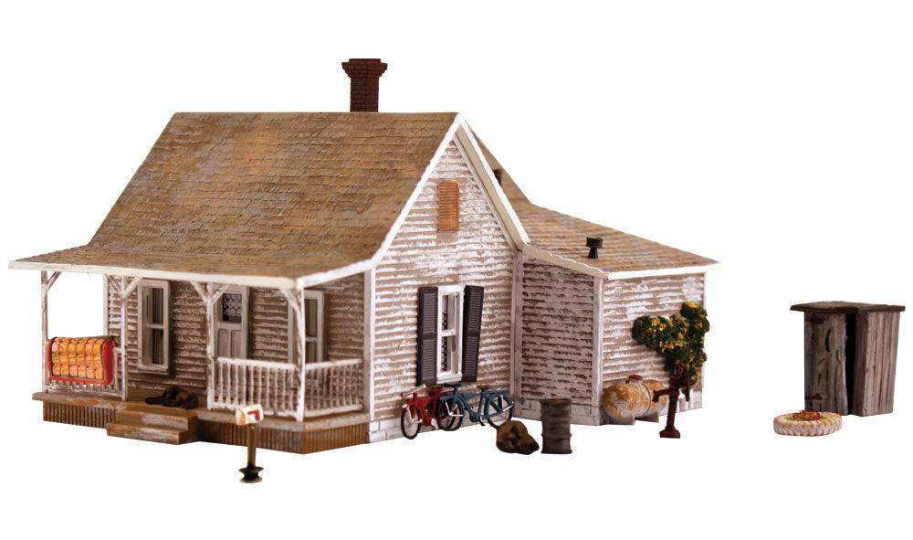 Woodland Scenics BR4933 N Old Homestead Structure  Built-&-Ready