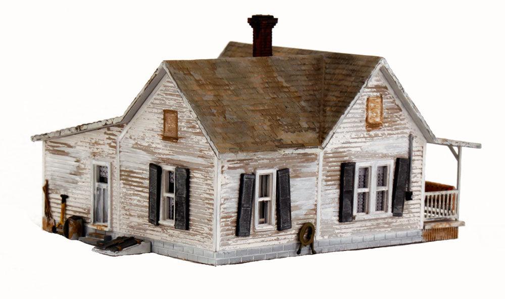 Woodland Scenics BR4933 N Old Homestead Structure  Built-&-Ready