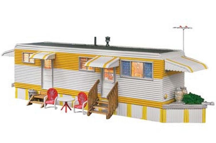 Woodland Scenics BR5062 HO Scale Sunny Days Trailer Built-&-Ready Structure