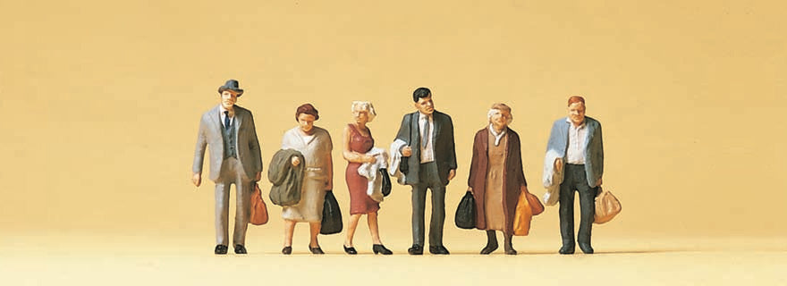 Preiser 75027 TT Scale Waiting Passengers Figure Set