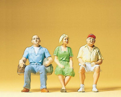 Preiser 45080 G Scale Seated People Wearing Summer Clothes
