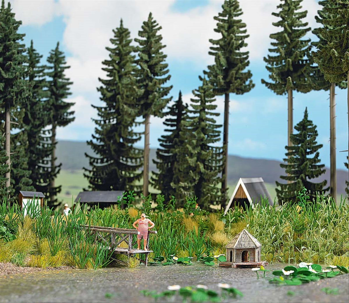 Busch 1267 HO Scale Forest Pond & Accessories Kit