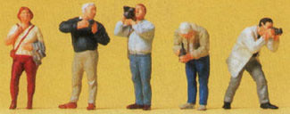 Preiser 10531 HO Scale Sports & Recreation Trainspotters pkg(5)