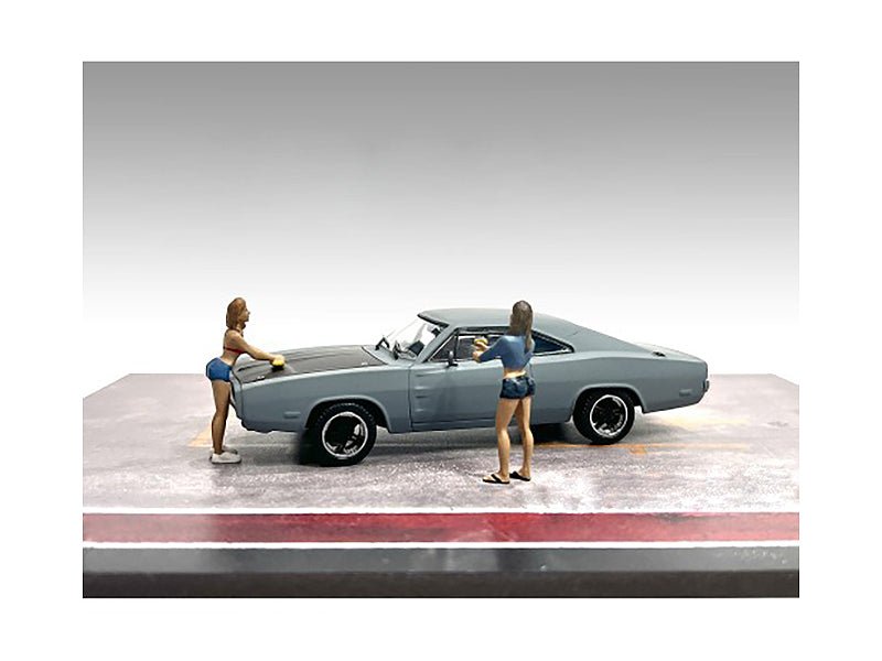 "Car Wash Girls" Set 2 Jessica and Jennifer 2 Piece Figure Set for 1/43 Scale Models by American Diorama  free shipping USA