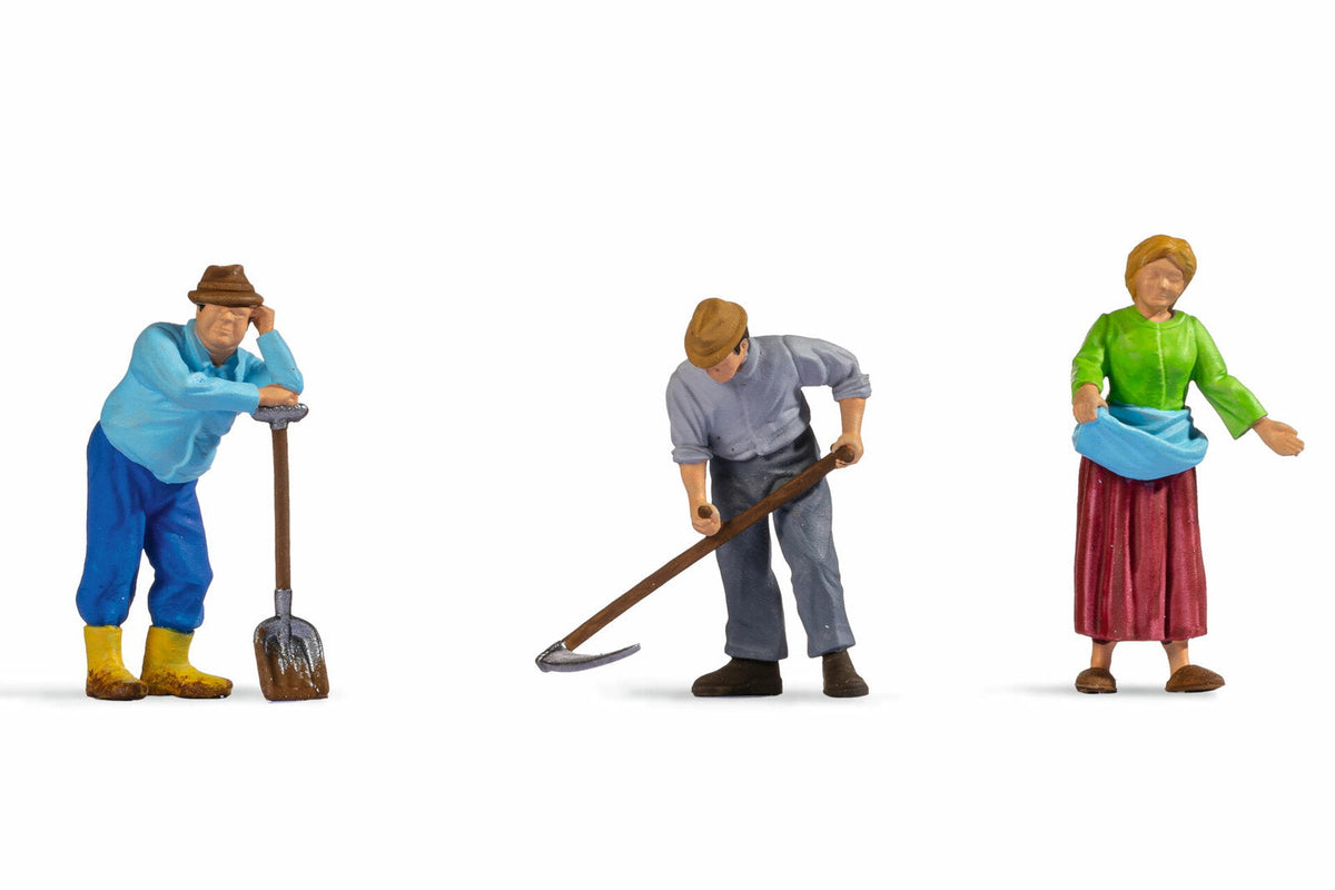 Noch 17840 O Scale Farmers Figure Set, 3-Pack