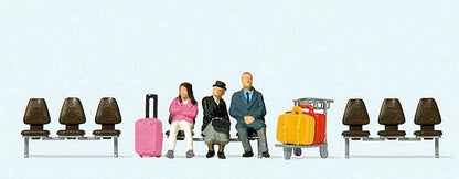 Preiser 10661 HO Scale Waiting Travelers #2 3 Figures, Luggage Cart