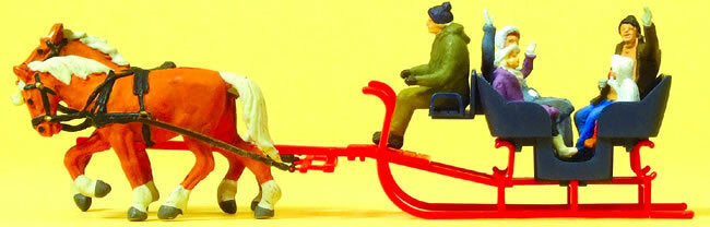 Preiser 30420 HO Scale Tourists in the Sleigh Sleigh with Driver