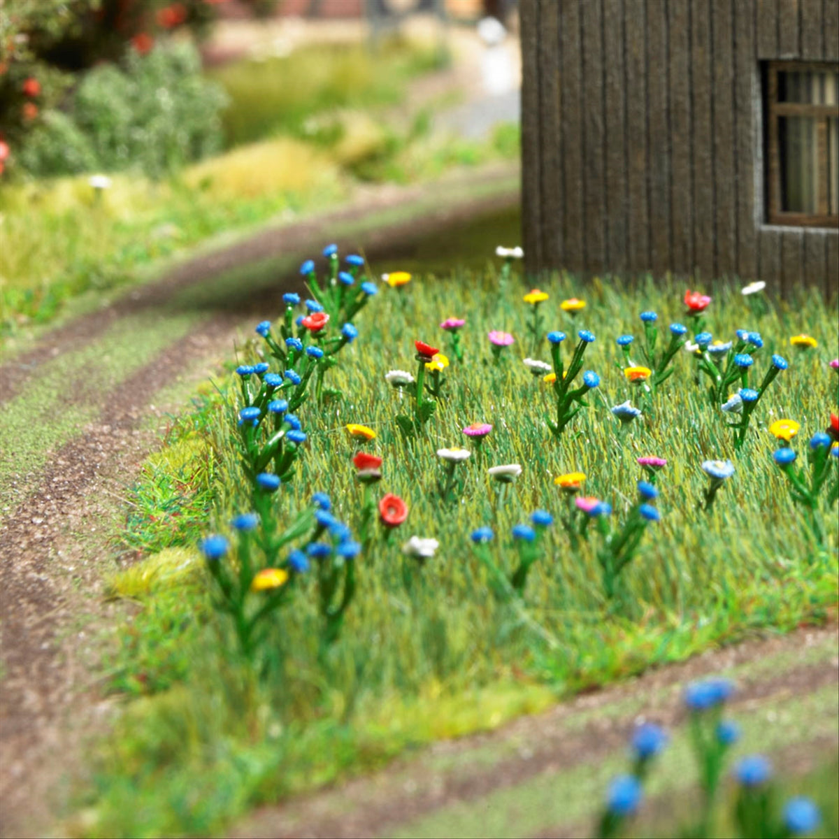 Busch 1271 HO Scale Summer Meadow Grass Mat & Flowers