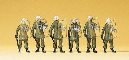 Preiser 10393 HO Scale German Riot Police With Shields Up