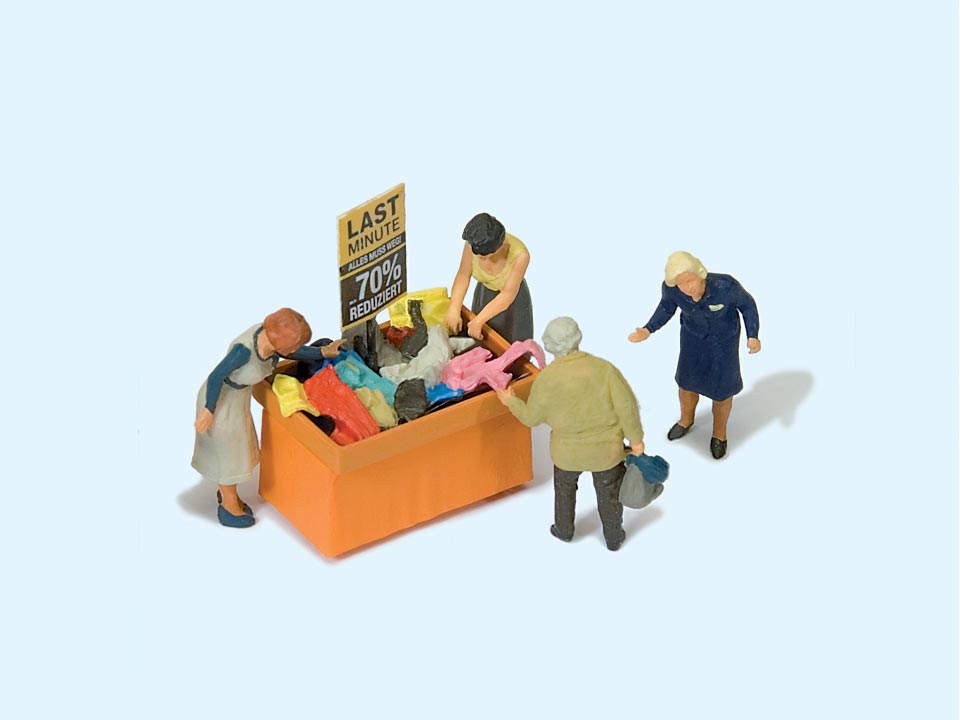 Preiser 10647 HO Scale Bargain Bin Shoppers Figure Set