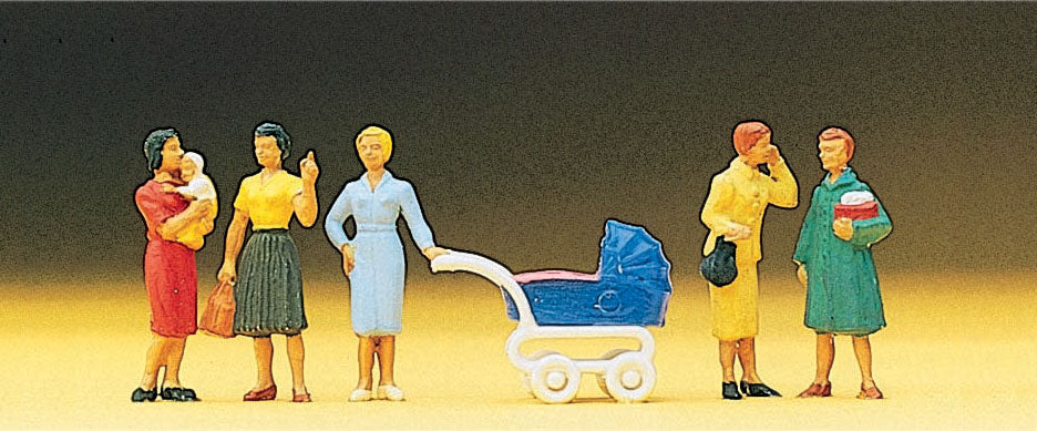 Preiser 10024 HO Scale Group of Women Pedestrian Figures (5)