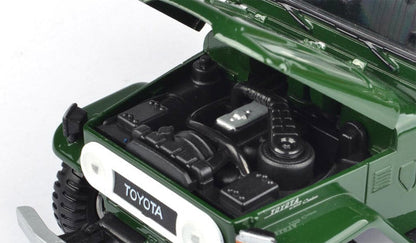 Motormax 79323PTM 1/24 Toyota FJ40, Green - Platinum Collection