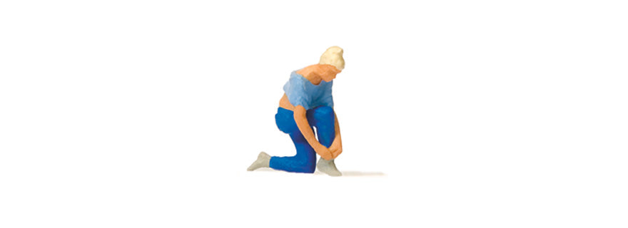 Preiser 28167 HO Scale Woman Tying Her Shoes Figure