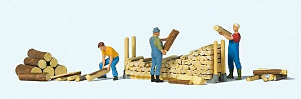 Preiser 10707 HO Scale Stacking Firewood 3 People & Accessories