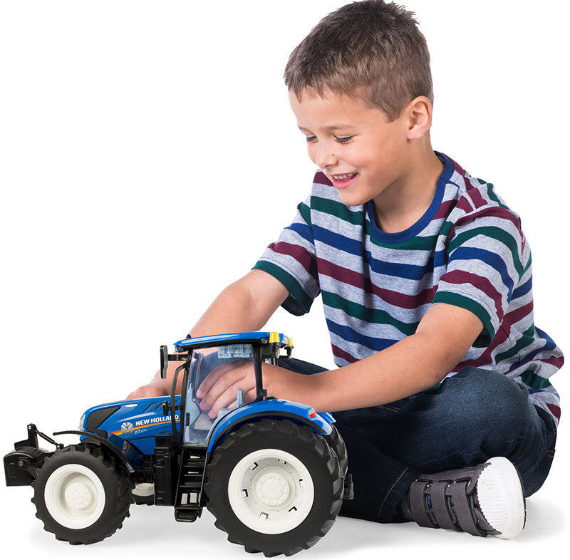Ertl 43156A2US 1/16 New Holland T7.270 Tractor, Big Farm Series