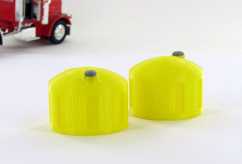 3D To Scale 50-325-Y 1/50 – Bulk Fluid Tanks 2pk Yellow Scene Detail