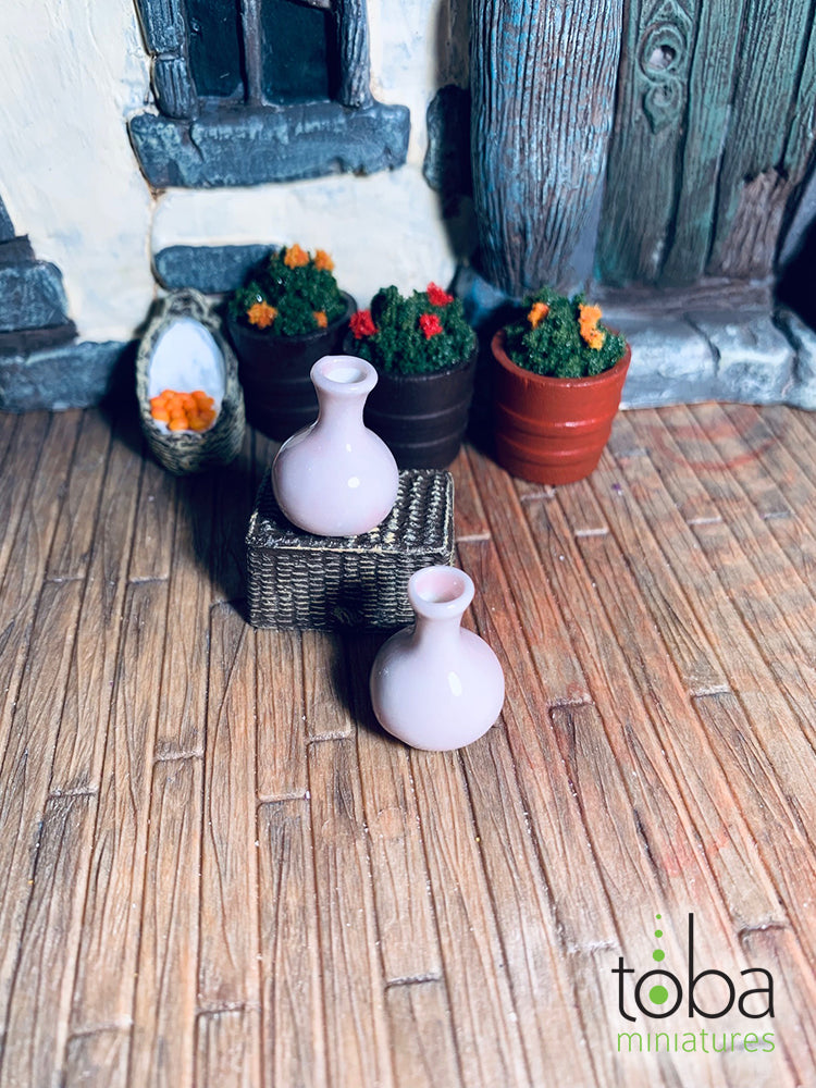 Toba Miniatures 1067 1/12 Scale Vases (2)