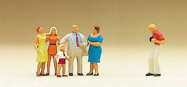 Preiser 10278 HO Scale Pedestrians Family Picture pkg(6)