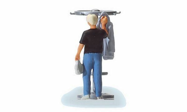 Preiser 28142 HO Scale People At Home Man Hanging Up His Jacket