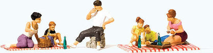 Preiser 10617 HO Scale Picnic Figures w/Accessories pkg(6)