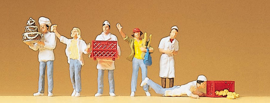 Preiser 10377 HO Scale At the Bakery Figure Set
