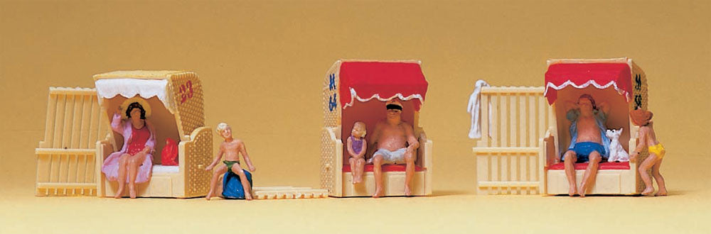 Preiser 10427 HO Scale 3 Beach Huts with Figures Set