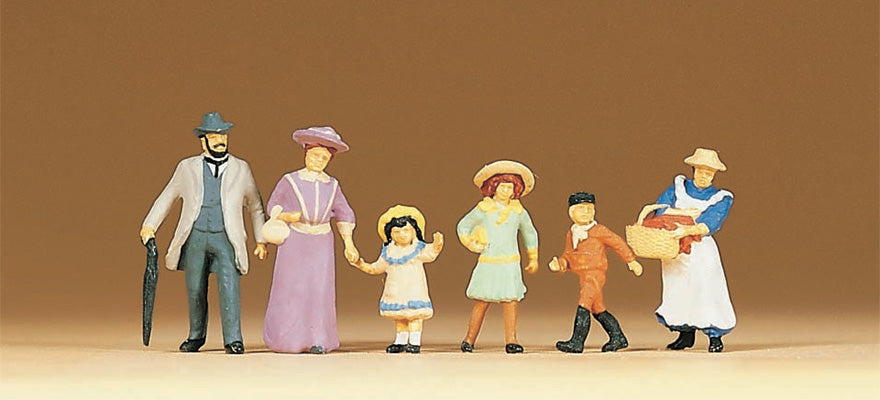 Preiser 12132 HO Scale 1900s Family Walking Figure Set