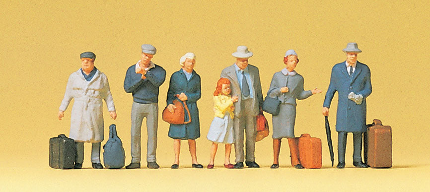 Preiser 10513 HO Scale At the Platform Pedestrians Figure Set