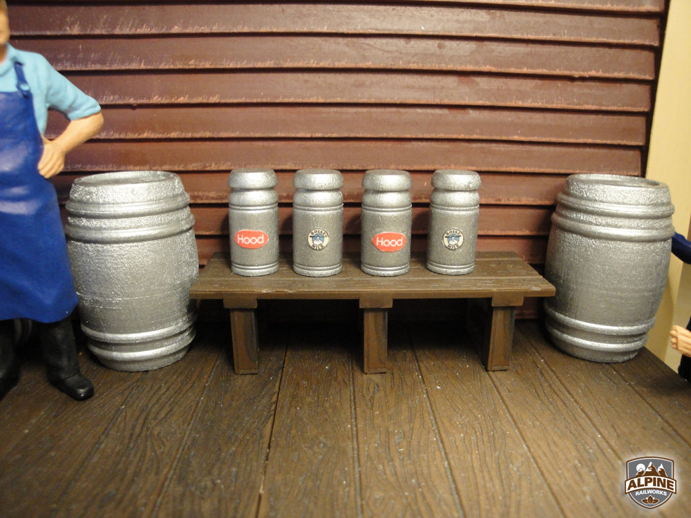 Alpine Railworks 1036 G Scale Small Milk Cans with Labels (4)