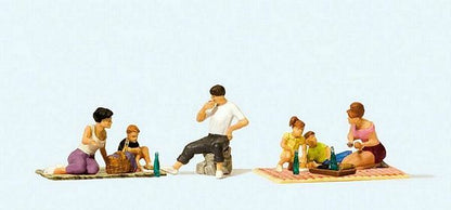 Preiser 10617 HO Scale Picnic Figures w/Accessories pkg(6)