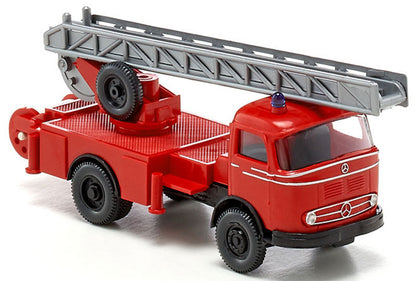Wiking 086148 1/87 Mercedes-Benz Fire Truck with Turnable Ladder