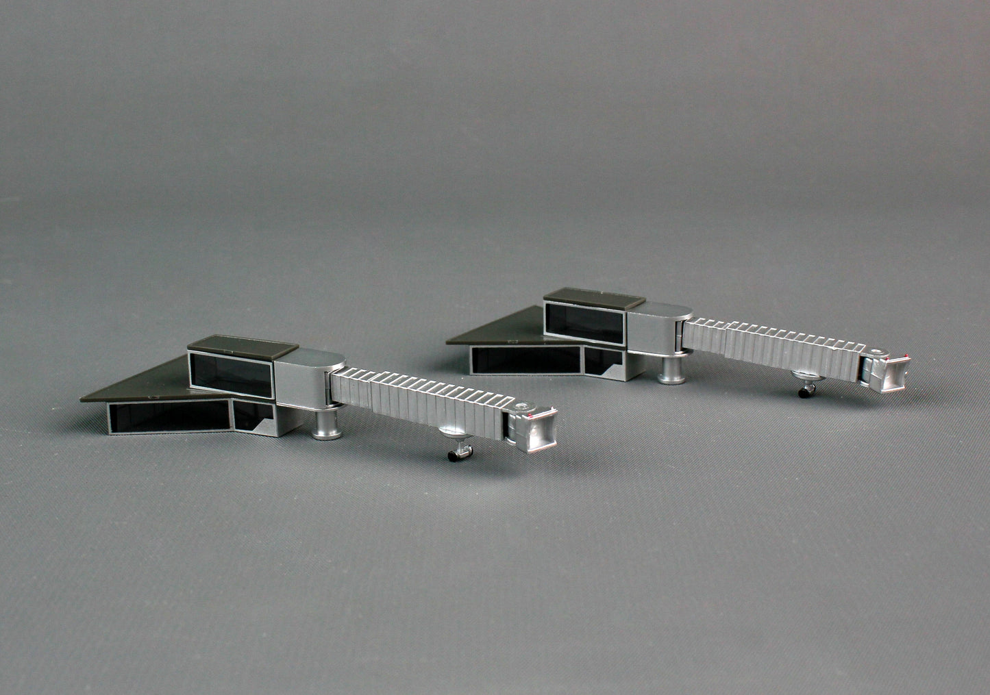 Herpa Wings HE520553 Apron Boarding Station 1/500