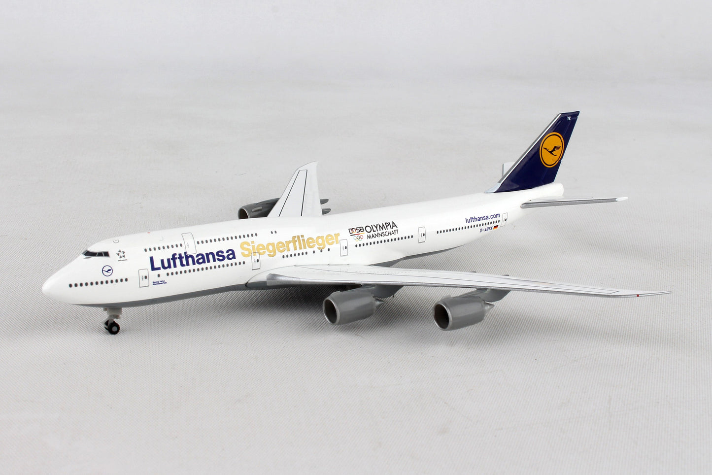 Herpa Wings HE530026 Lufthansa 747-8 1/500 Siegerflieger Olympia Rio 2016**