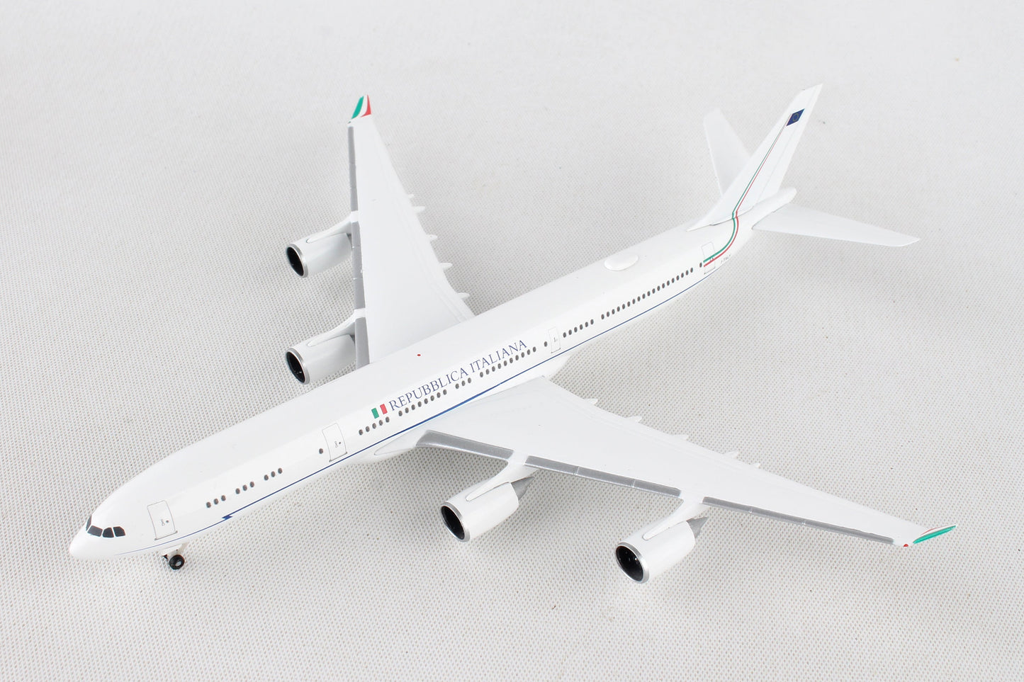 Herpa Wings HE530385 Italian Air Force A340-500 1/500