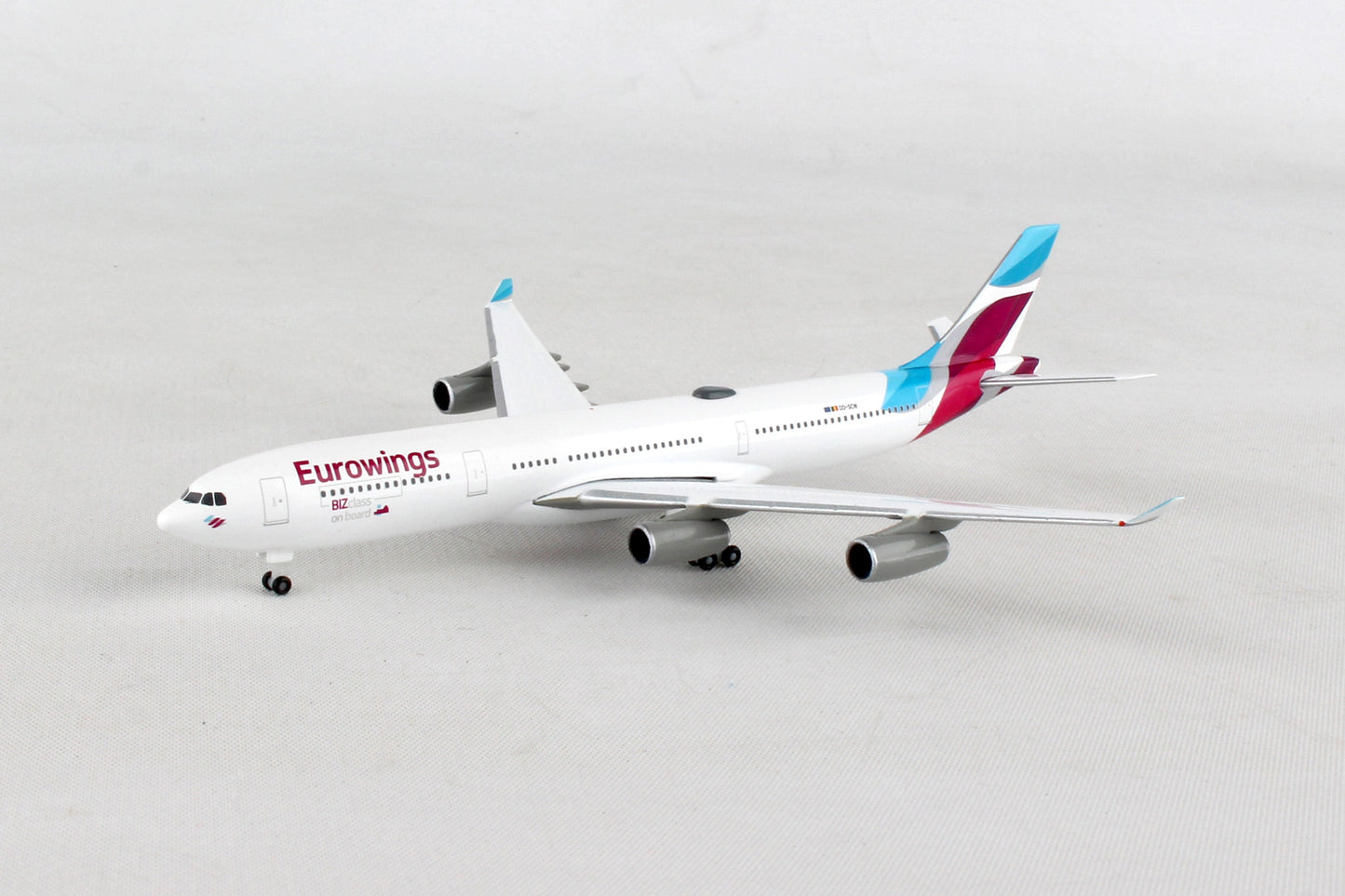 Herpa Wings HE531566 Eurowings A340-300 1/500