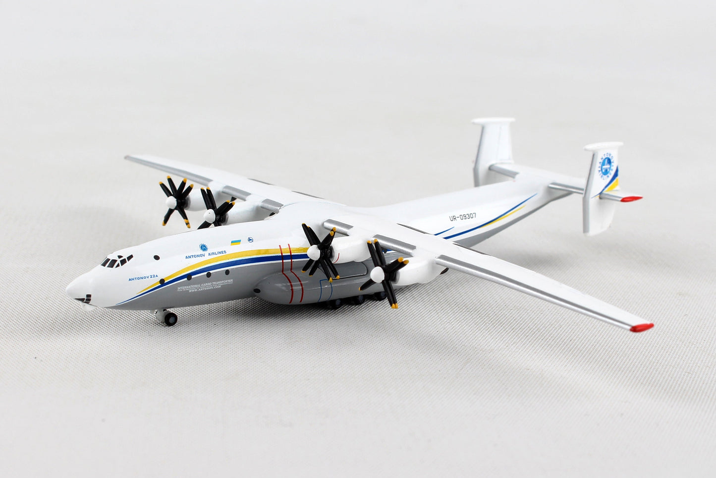 Herpa Wings HE532648 Antonov Airlines An22 1/500
