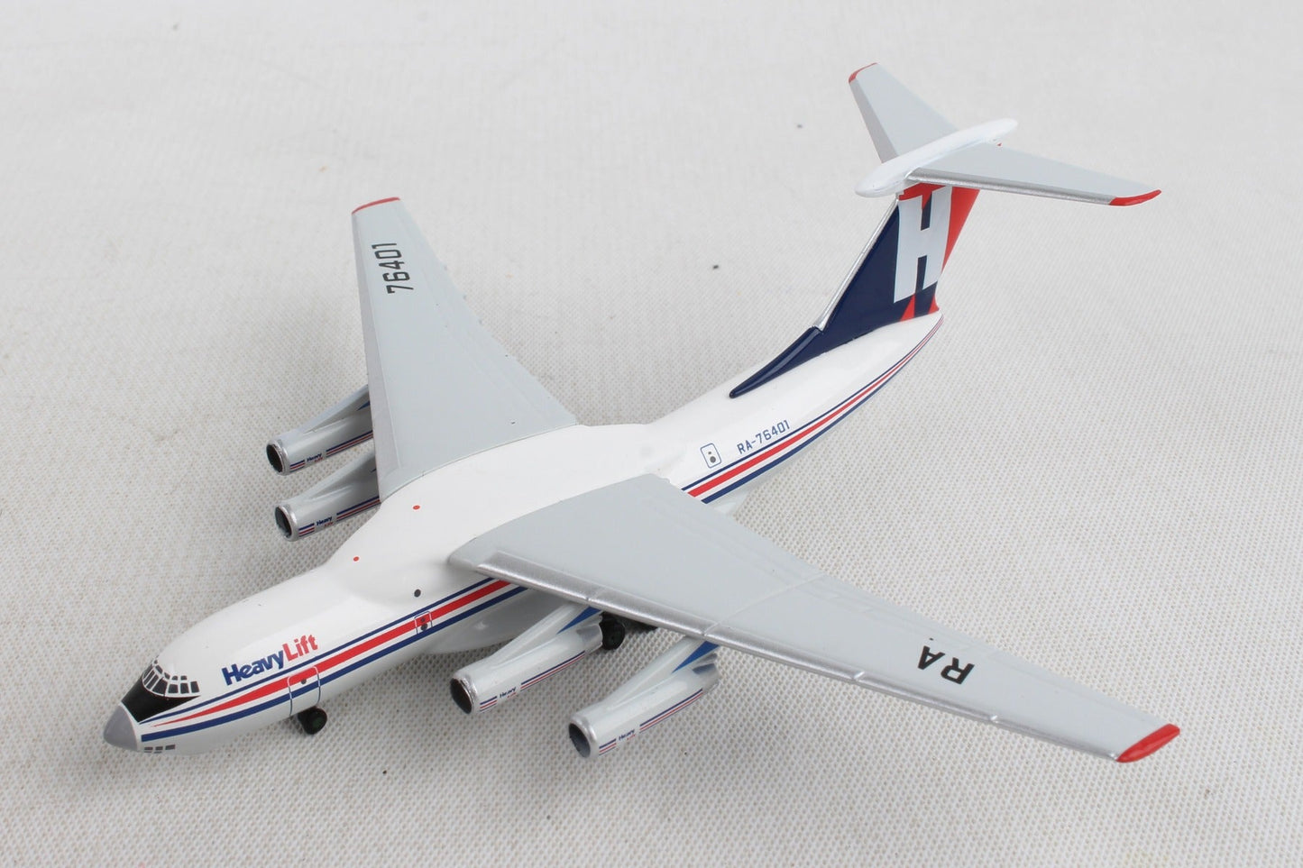 Herpa Wings HE532785 Heavylift Cargo Il76 1/500